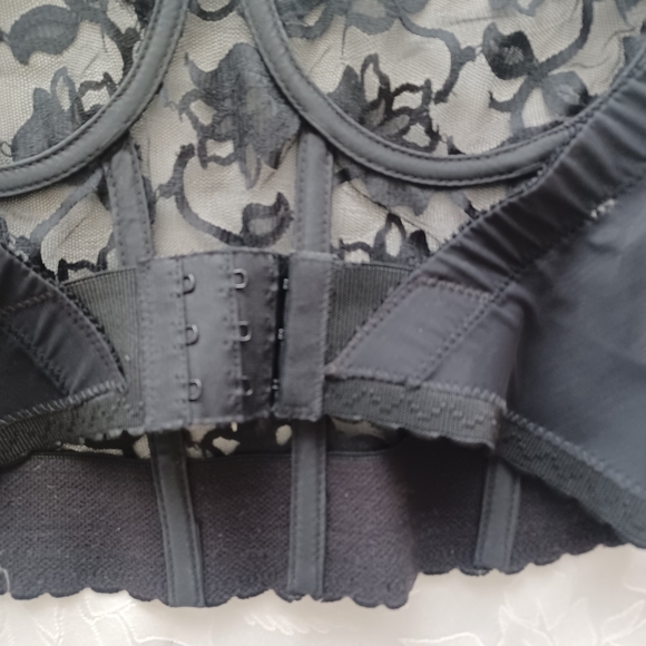 VICTORIAS SECRET GOLD LABEL VINTAGE BLACK LACE CORSET SIZE 36B - Picture 6 of 16